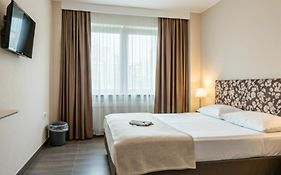 Neelkanth Hotel And Restaurant
